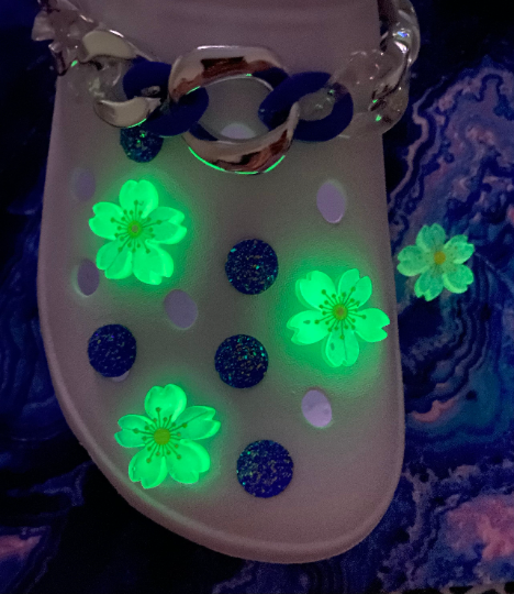 Shoe Charms fits Crocs 3D Bling Glow in the Dark / XL Flower cherry blossoms Shoe Accessories Buttons